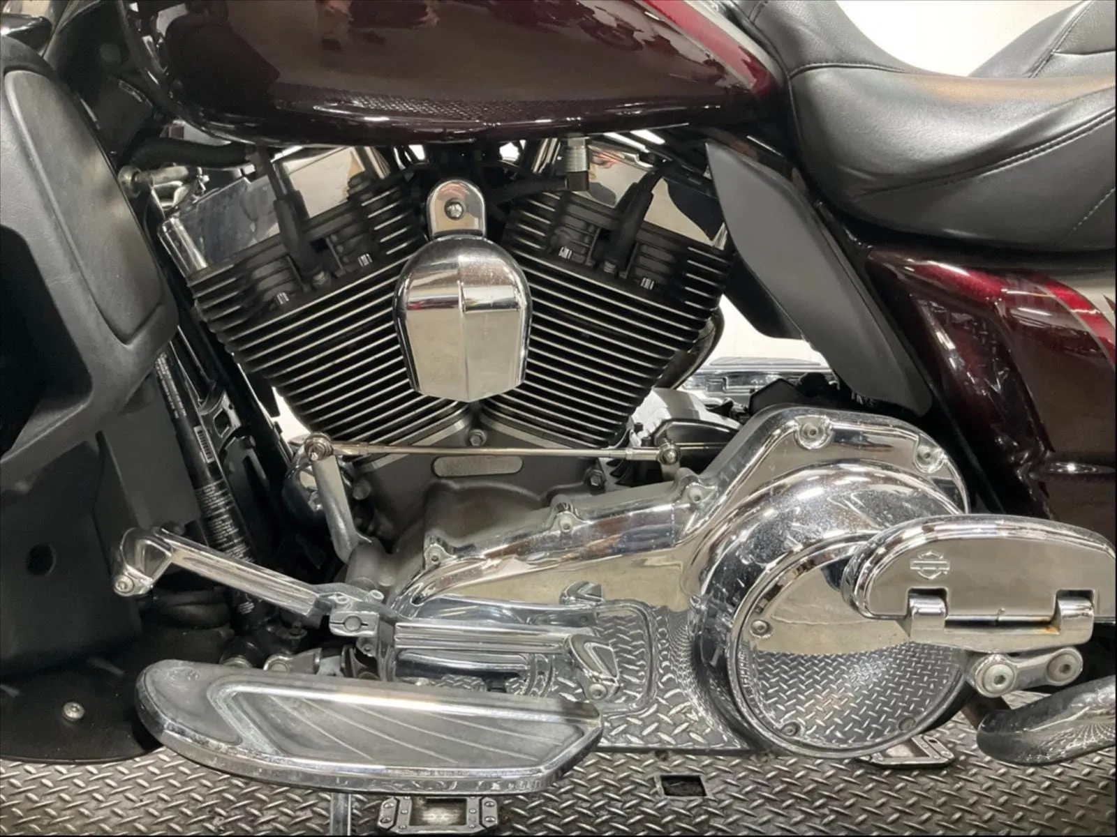 2015 Harley-Davidson CVO™ Screamin' Eagle Ultra Classic Limited FLHTKSE 110" Low Miles, Apes, and Detachable Tourpak $19,995 (In Transit)