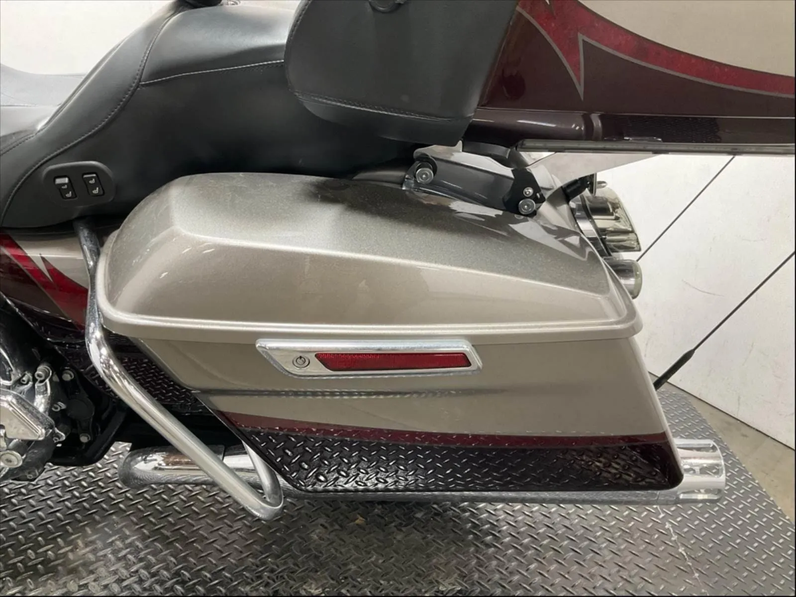 2015 Harley-Davidson CVO™ Screamin' Eagle Ultra Classic Limited FLHTKSE 110" Low Miles, Apes, and Detachable Tourpak $19,995 (In Transit)